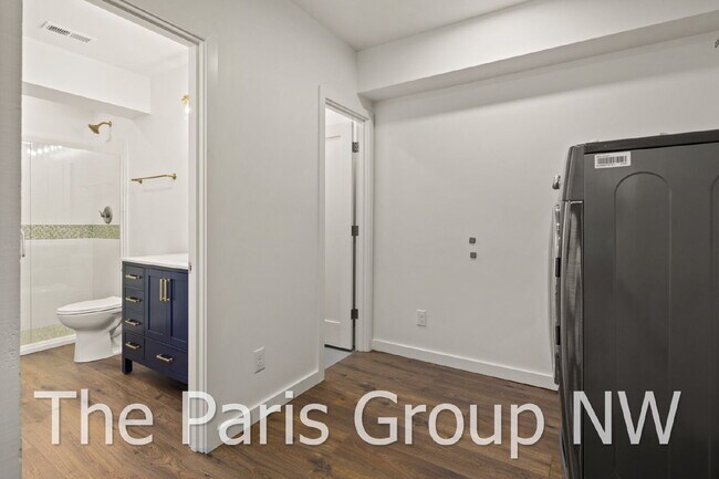 Building Photo - Delightful Magnolia 4br Remodel * Walkable Salmon Bay Location, Central Yet Quiet