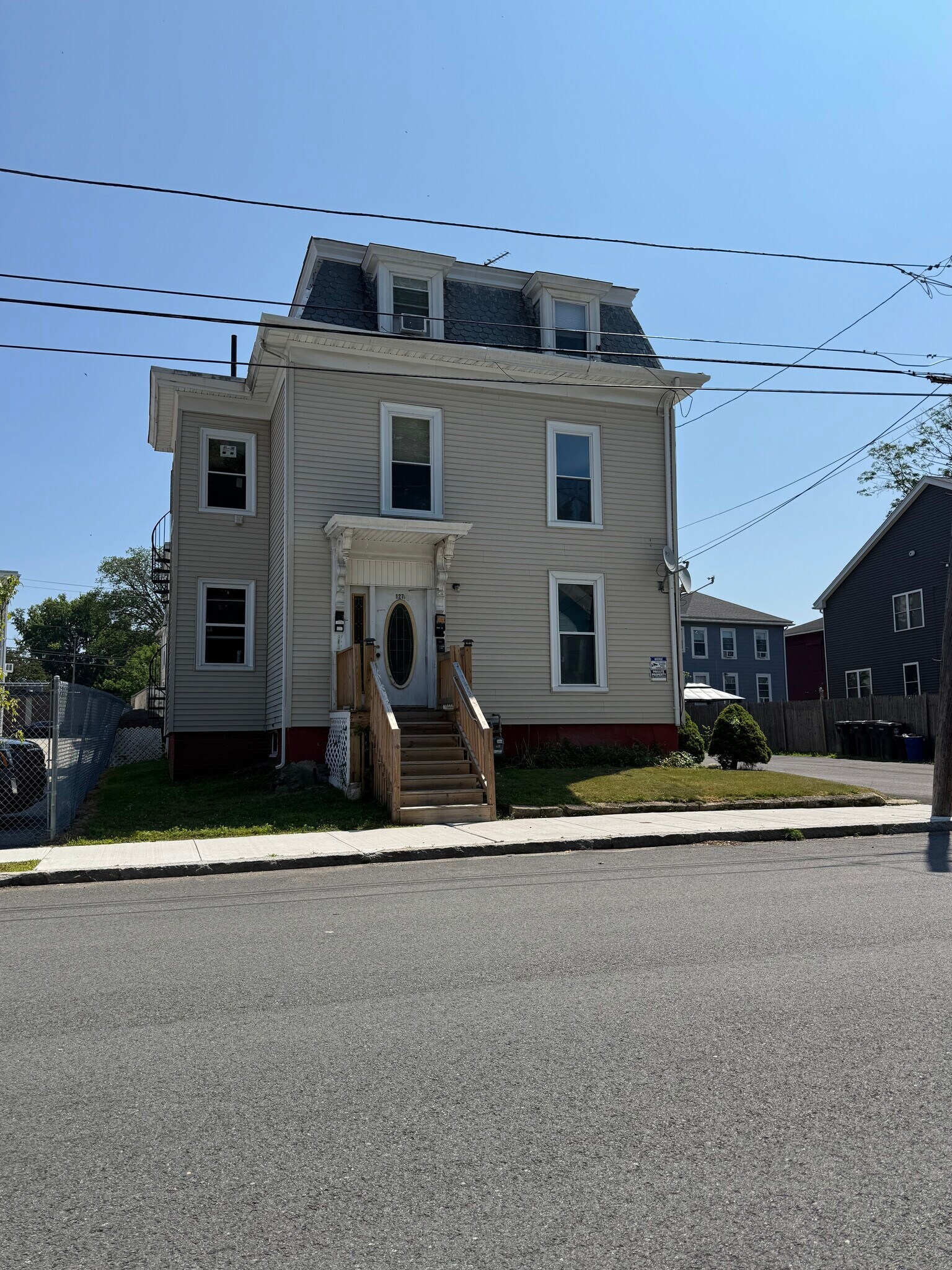 Building Photo - 127 Portland St