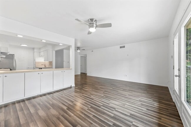 Building Photo - 4002 Ridglea Country Club Dr