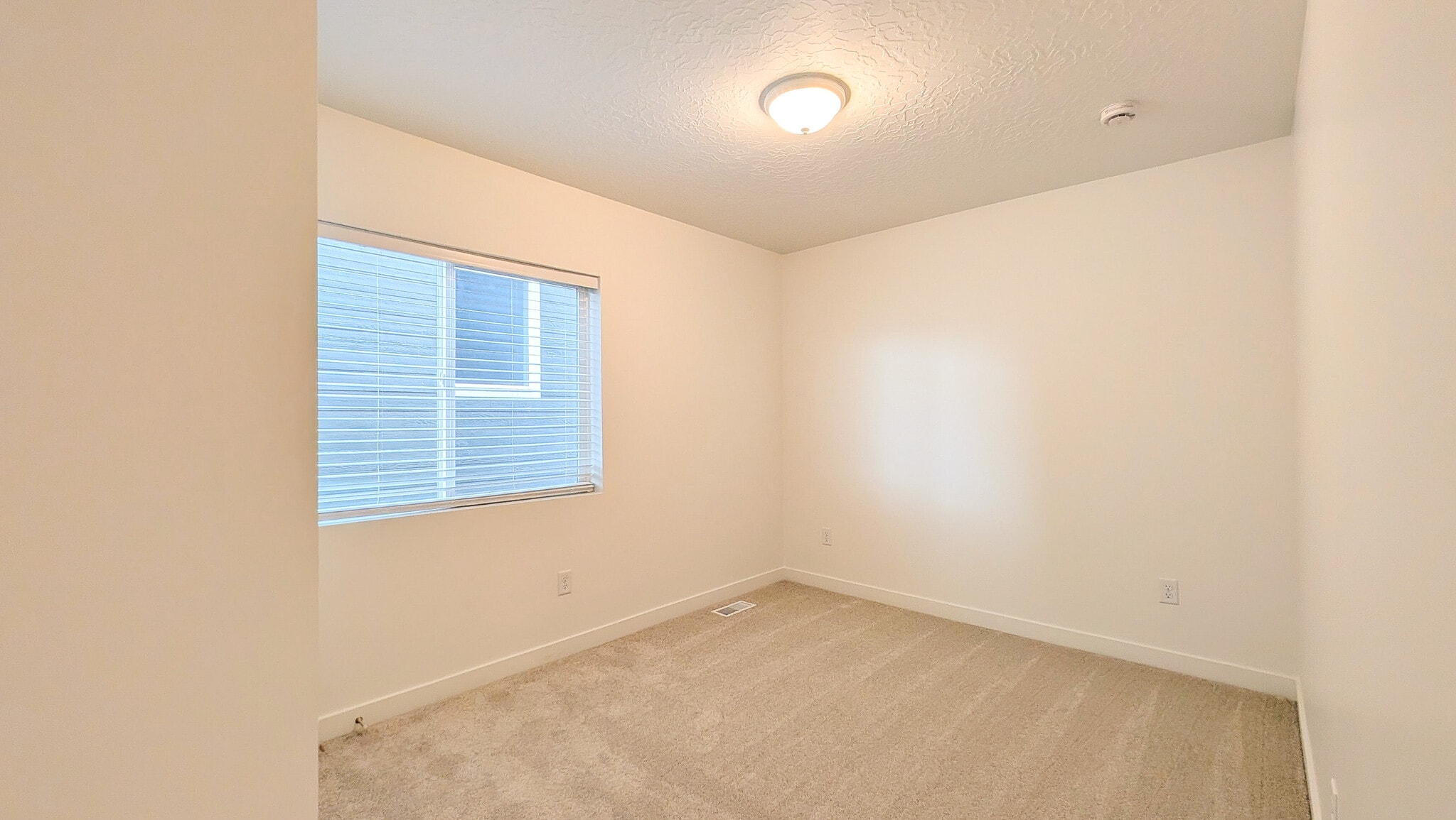 Building Photo - 1772 W Blue Flax Dr
