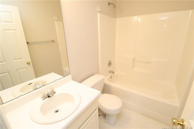 Building Photo - 100 Beverstone Dr