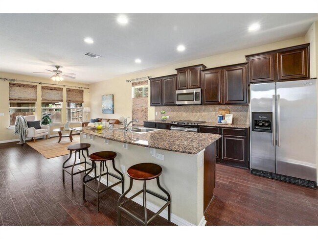 Building Photo - 16021 Travesia Way