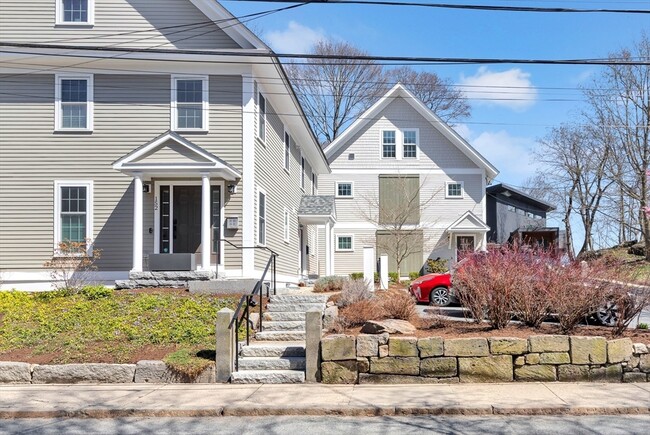 Building Photo - 154 Highland St