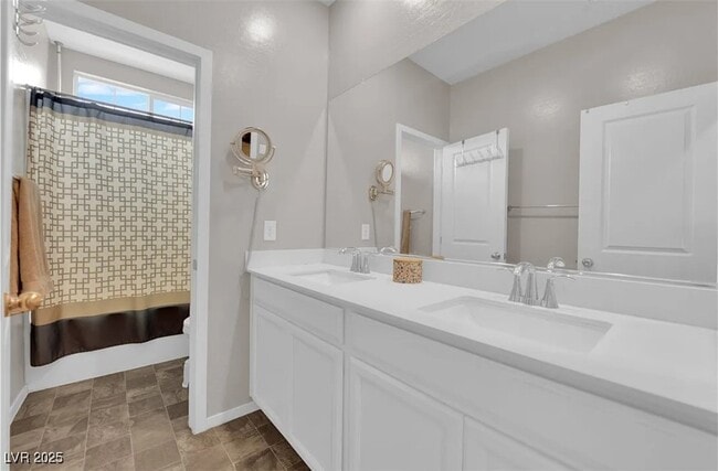 Building Photo - 2205 Ozzy Ave