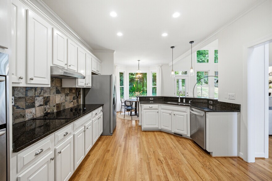 Building Photo - 5008 Highland Oaks Ct SE