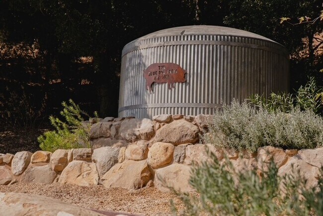 Building Photo - The Blue Pig Loft