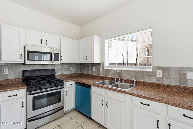 Building Photo - 1026 W Libra Dr