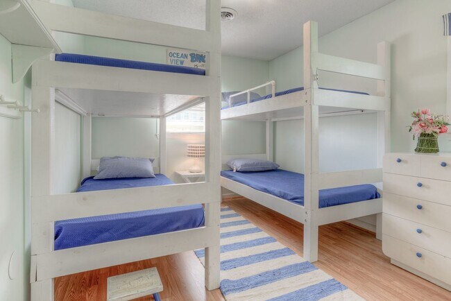 Building Photo - VINTAGE BEACHFRONT COTTAGE AVAILABLE MARCH AND APRIL