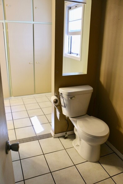 Main Level Bathroom - 213 Mound Ave