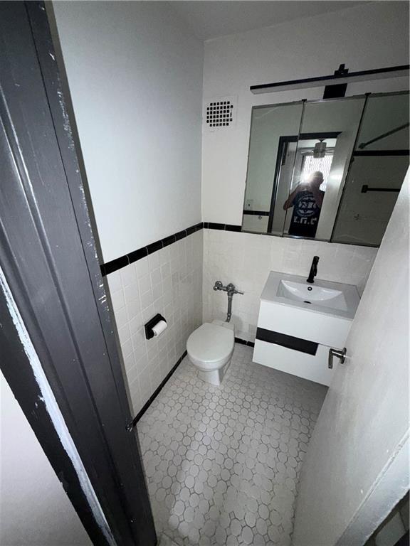 Building Photo - 3901 Nostrand Ave