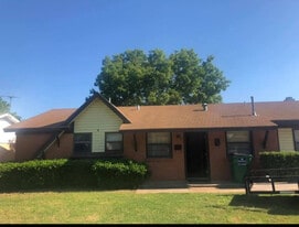 Building Photo - 613 W Rebecca Ave