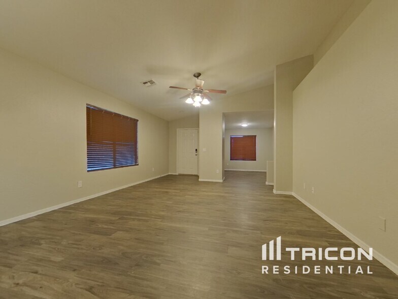 Building Photo - 25862 W Whyman St