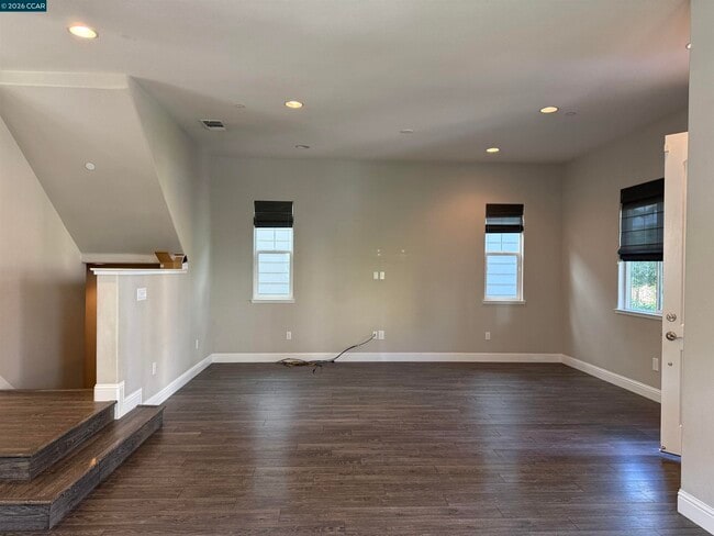 Building Photo - 64 Persimmon Walk