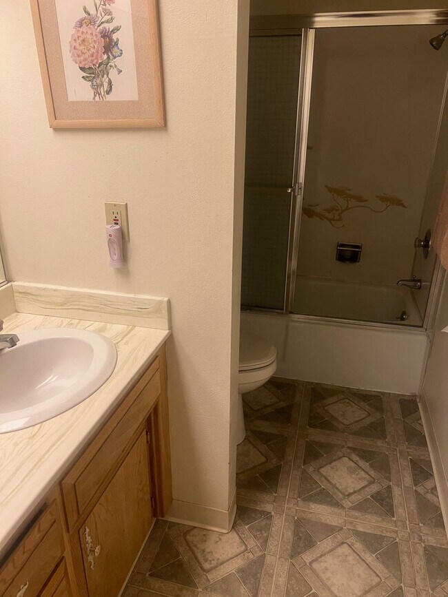 Building Photo - Chateau Du Lac condo available with Lakefr...