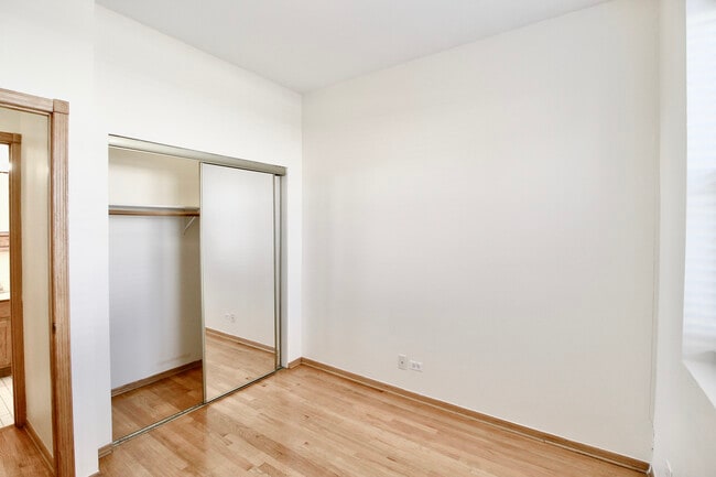 Building Photo - 1645 N Clybourn Ave