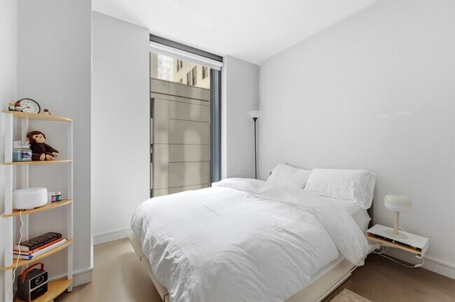 Building Photo - 55 Lagrange St