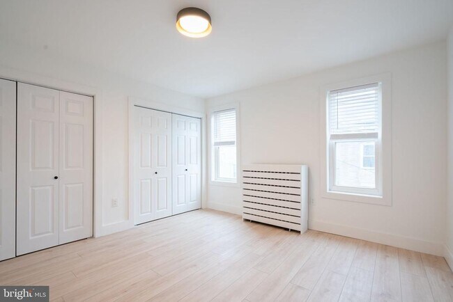 Building Photo - 170 Markle St