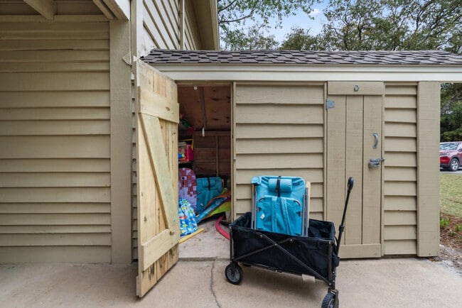 Building Photo - 125 Sunset Bay