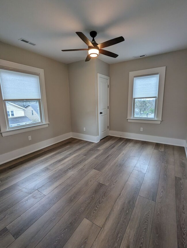 Building Photo - Updated Home in Pleasant Ridge