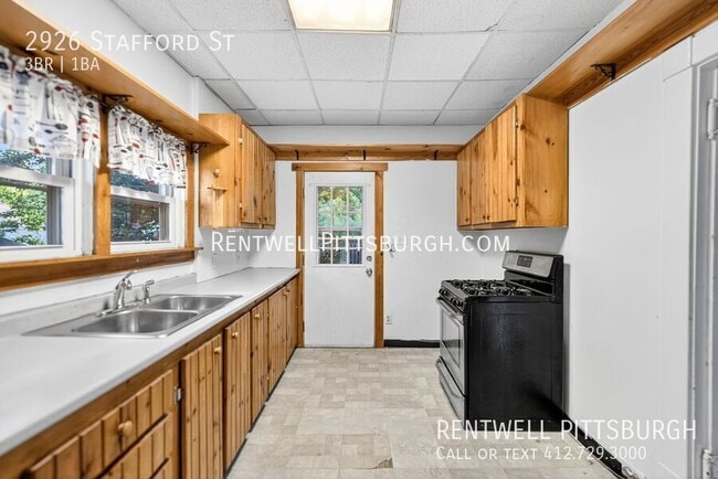 Building Photo - 2926 Stafford St