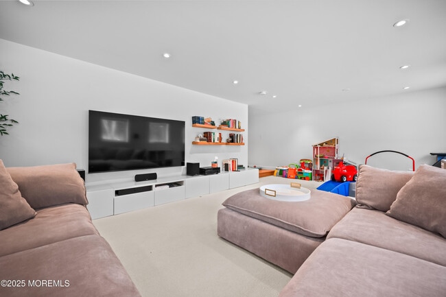 Building Photo - 11 Nolan Dr