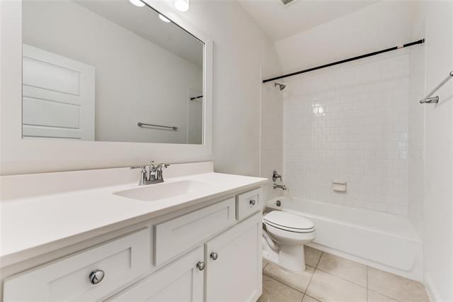 Building Photo - 4601 Parkridge Dr