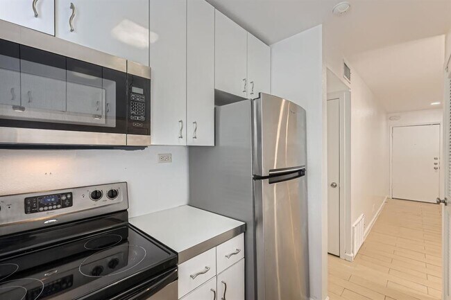 Building Photo - 300 Crockett St