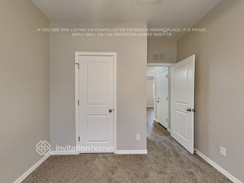 Building Photo - 395 W White Sands Dr