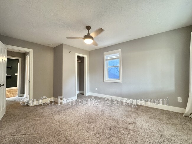 Building Photo - 6543 SE Borwick St