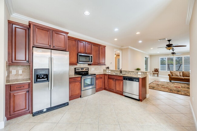 Building Photo - 13430 Kent St