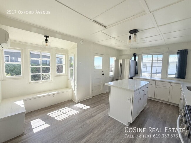 Building Photo - 2517 Oxford Ave