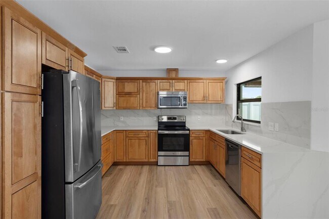 Building Photo - 9910 Island Harbor Dr