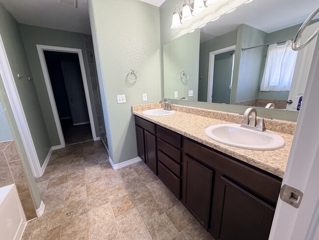 Building Photo - 9545 Sand Myrtle Dr