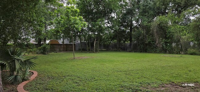 Building Photo - 609 Del Norte St