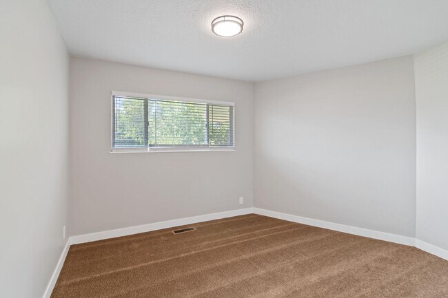 Building Photo - 1159 300 W