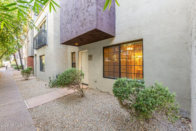 Building Photo - 3426 E Avalon Dr