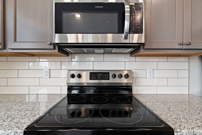 Building Photo - Charming & Modern Townhouse in Meridian!
