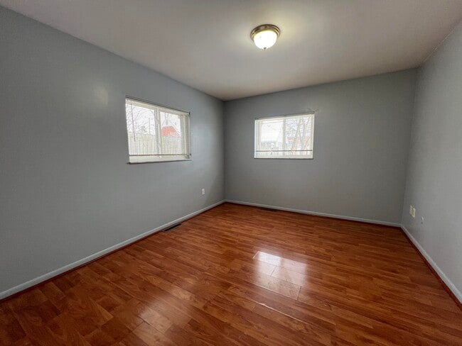 Building Photo - 7944 Grand St