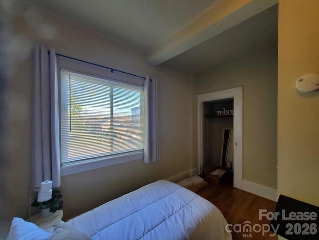 Building Photo - 823 Central Ave