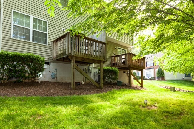 Building Photo - 230 Black Bird Ct