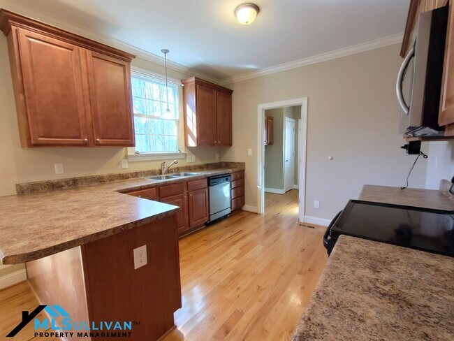 Building Photo - 279 Weaver Ridge Rd