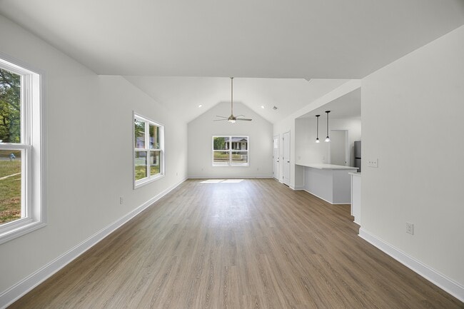 Building Photo - 248 Linden St