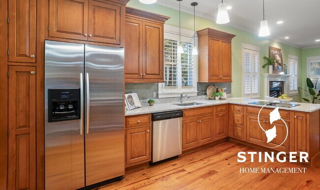 Building Photo - 14 Hayek St