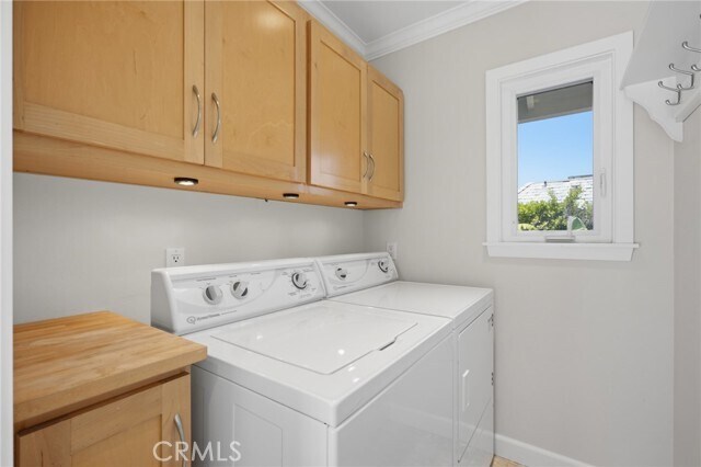 Building Photo - 1840 Temple Hills Dr