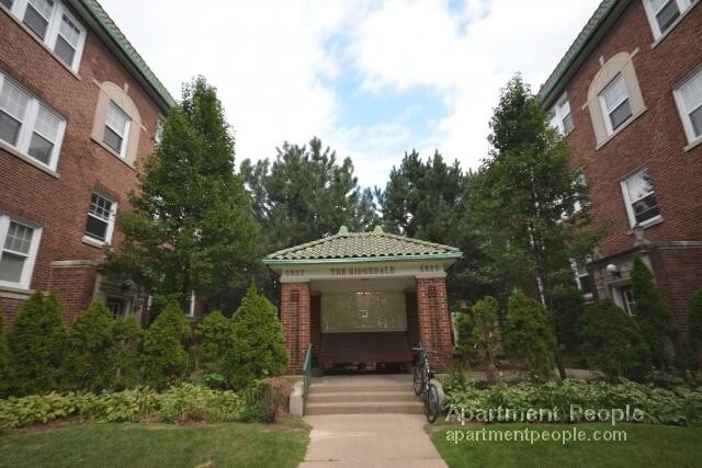 Building Photo - 5925 N Paulina St