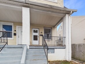 Building Photo - 3 Bedroom on Dunkle St.
