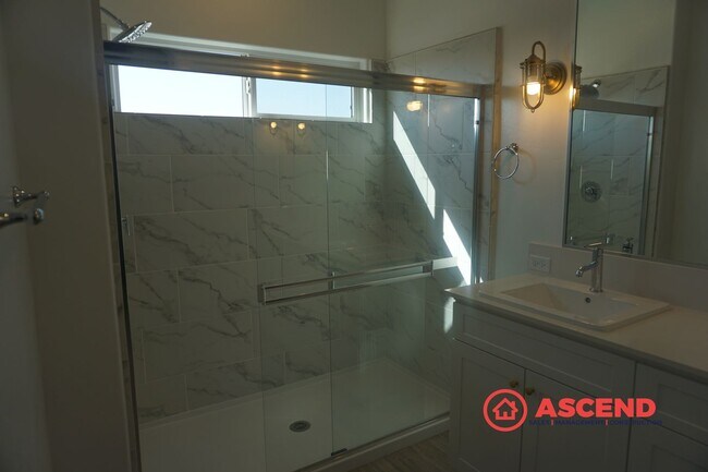Building Photo - MOVE-IN SPECIAL: $500 Off Your First Month’s Rent! Beautiful home available in the desirable Goss...