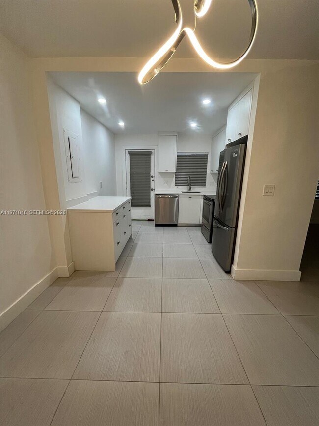 Building Photo - 11855 NE 19th Dr