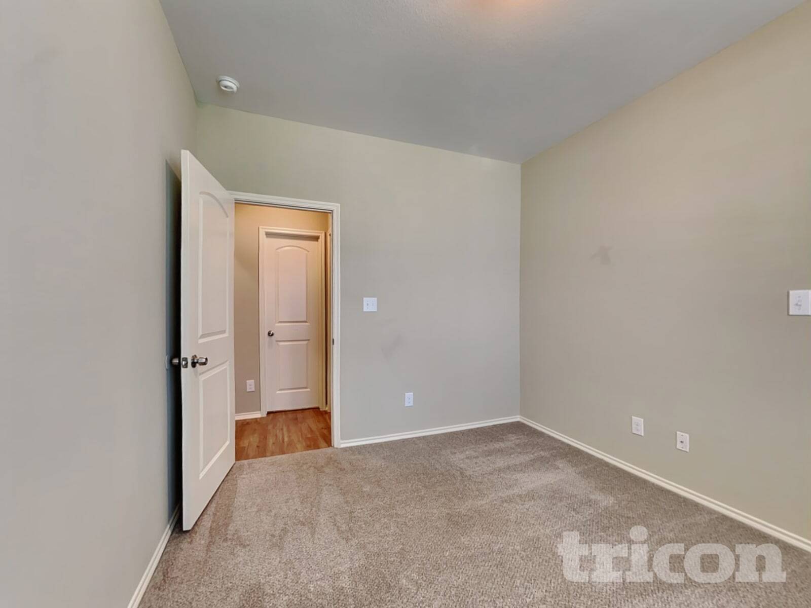 Building Photo - 955 Oak Falls Dr