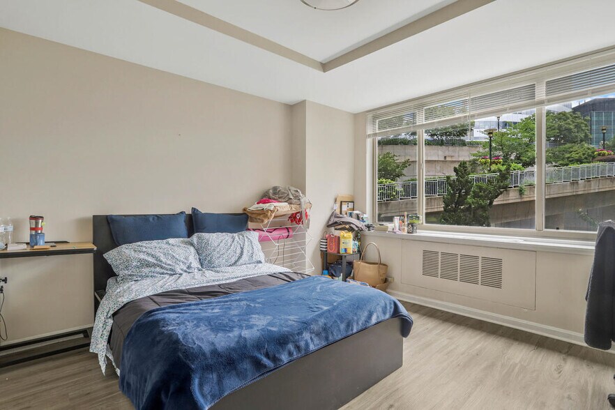 Bedroom 1 - 1121 Arlington Blvd